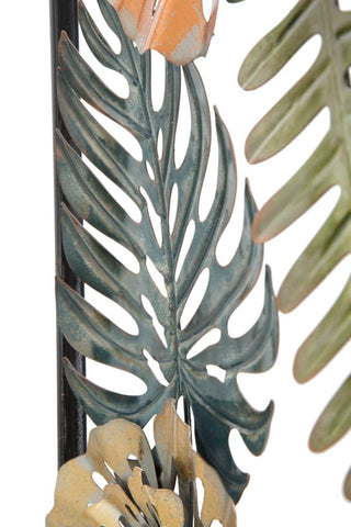 Panel de pared rectangular de metal con motivos geométricos y florales