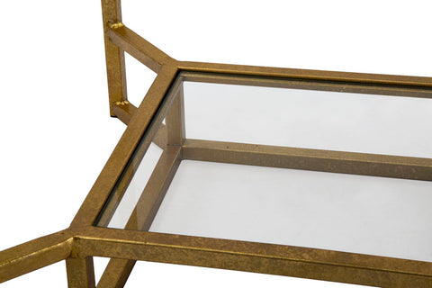Mesa de centro cuadrada de metal dorado con tablero de mármol blanco y estante de cristal.