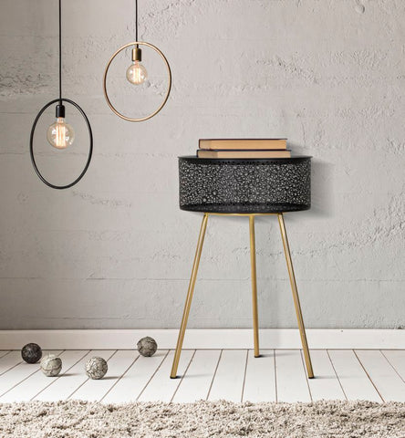 Mesa redonda Blacky de metal negro con patas doradas