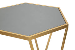 Tables hexagonales en métal doré avec plateau en verre miroir