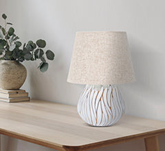 Lampe de table Honduras Résine décorations linéaires Abat-jour en tissu Beige