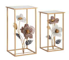 Ensemble de deux tables carrées en métal doré et verre miroir avec décorations florales