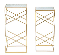 Table carrée en métal doré avec plateau en verre