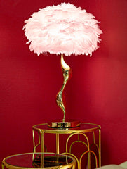 Lampe de table Slim en métal doré et abat-jour en plumes Rose