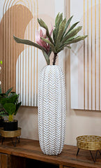 Vase en résine décoré feuilles