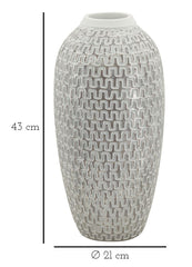Vase en résine décoré de sculptures médiévales