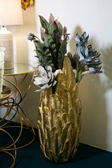 Vase plumes résine dorée