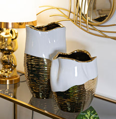 Vase en céramique finition dorée
