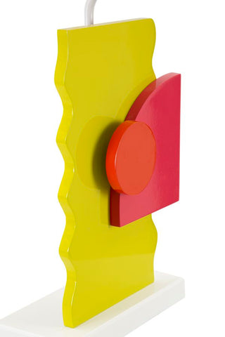 Lámpara de mesa de madera con pantalla de tela naranja