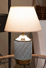 Lampe de table Cape Town Céramique Bleu Clair abat-jour blanc finitions dorées