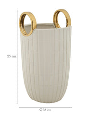 Vase en céramique blanche avec anneaux dorés