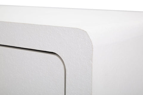 Mesita de noche alta Venüs madera blanca patas de metal dorado