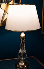 Lampe de table Bratislava métal doré abat-jour tissu beige bordure dorée