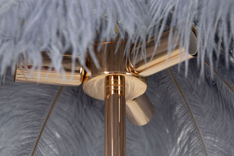 Lampe de sol Palm métal doré abat-jour plumes blanches