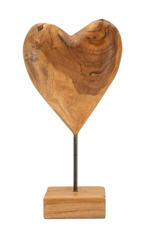 Escultura de corazón de teca reciclada sobre base de metal