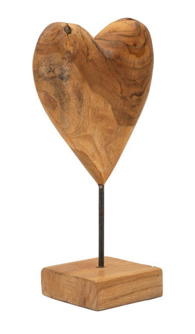 Escultura de corazón de teca reciclada sobre base de metal