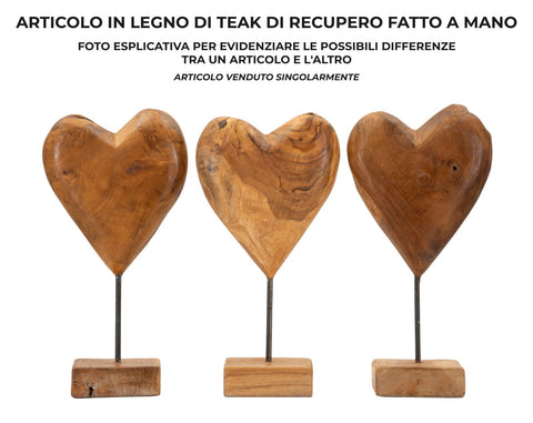 Escultura de corazón de teca reciclada sobre base de metal