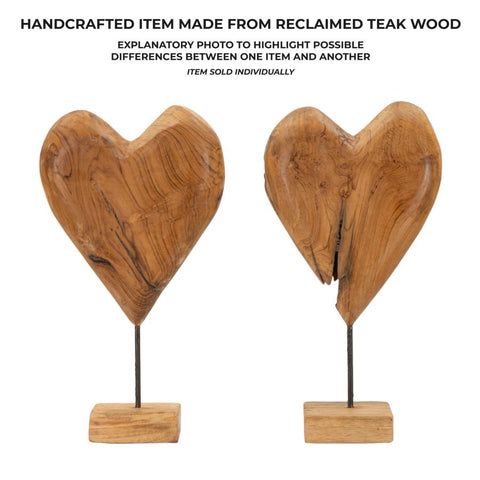 Escultura de teca reciclada con forma de corazón