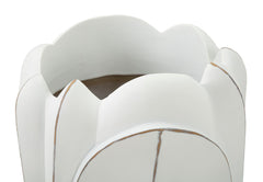 Vase en céramique design doux et sinueux décoré en relief