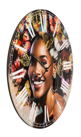 Horloge murale Kourt avec motif femme et papillons colorés