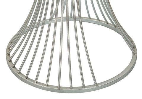Mesa de metal plateado con tablero de mármol