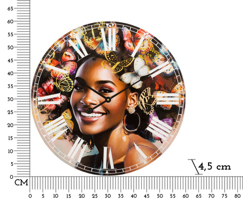 Horloge murale Kourt avec motif femme et papillons colorés