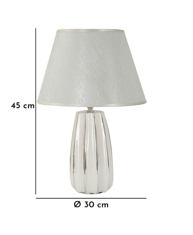 Lámpara de mesa Emmi de cerámica blanca y pantalla de tela plateada