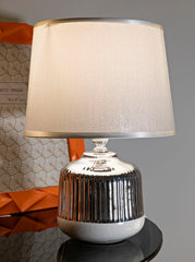 Lampe de table Lucina Céramique Blanche et Argentée Abat-jour Tissu Argenté