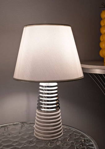 Lampe de table Candela céramique blanche et abat-jour tissu argenté