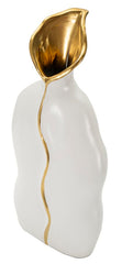 Vase sinueux orné de détails dorés