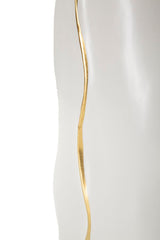 Vase sinueux orné de détails dorés
