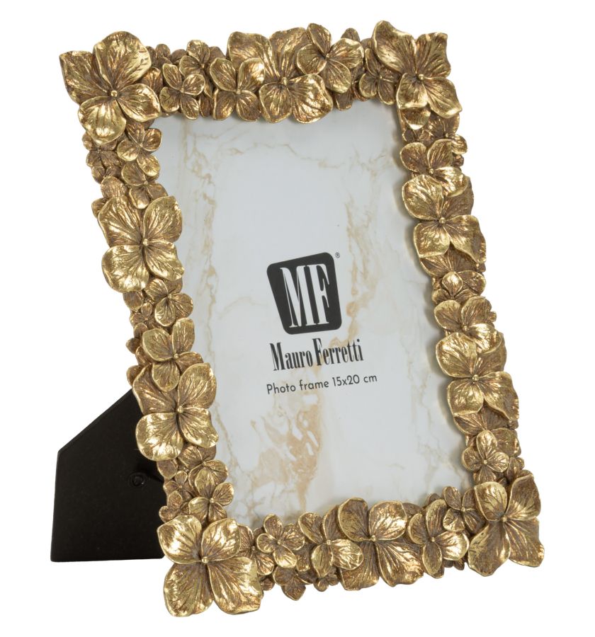 Frame with four-leaf clovers, 21.5 x 1.8 x 26.7 cm
(Internal dimensions: 15 x 20 cm)
