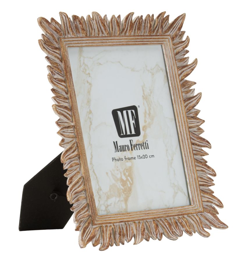 Bohemian Feather Frame, 22.2 x 2.5 x 27 cm
(Internal Measurements: 15 x 20 cm)