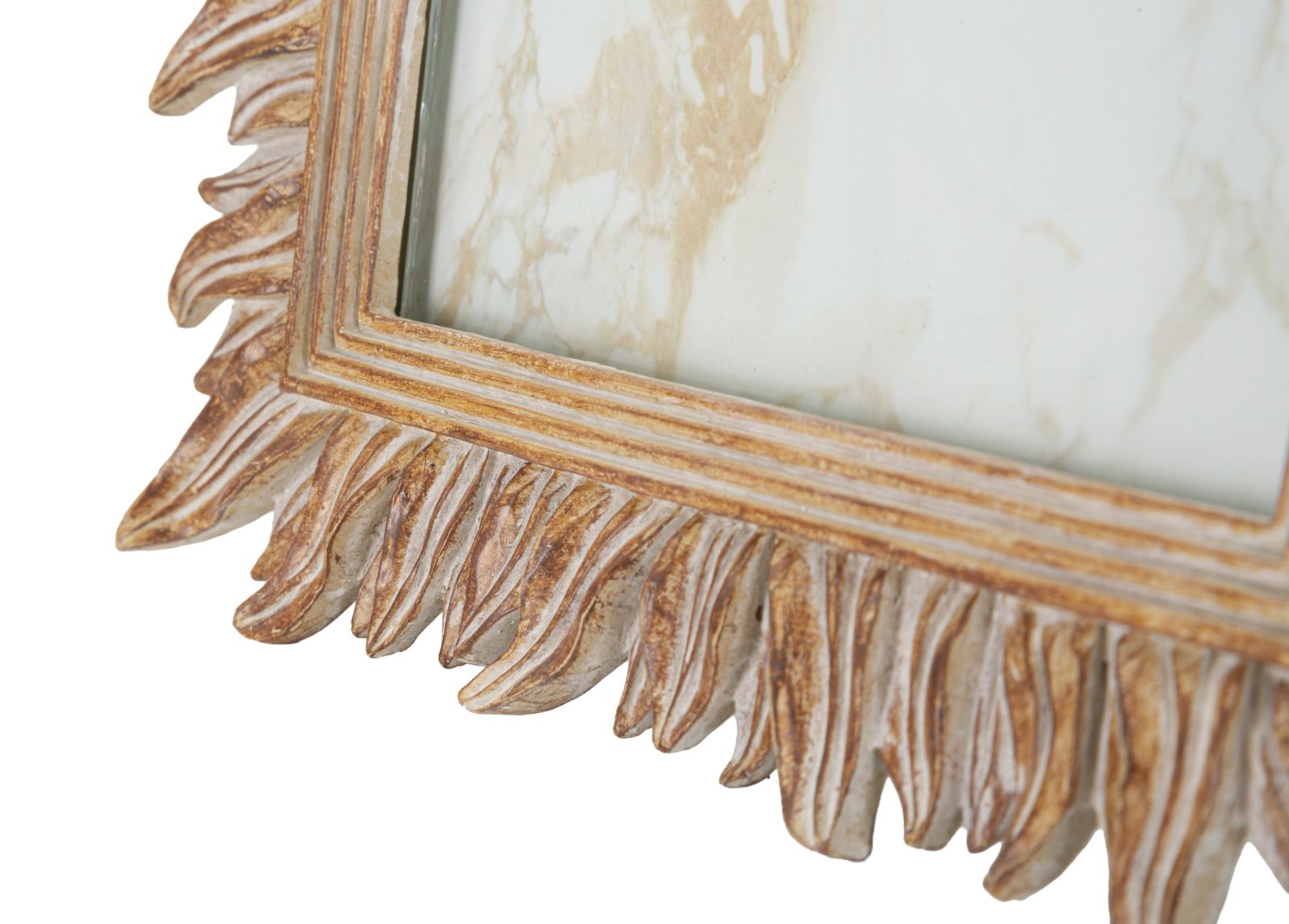 Bohemian Feather Frame, 22.2 x 2.5 x 27 cm
(Internal Measurements: 15 x 20 cm)