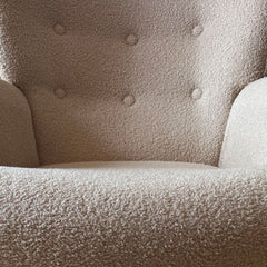 Fauteuil scandinave + pouf Lylou Tissu bouclette lainée Crème