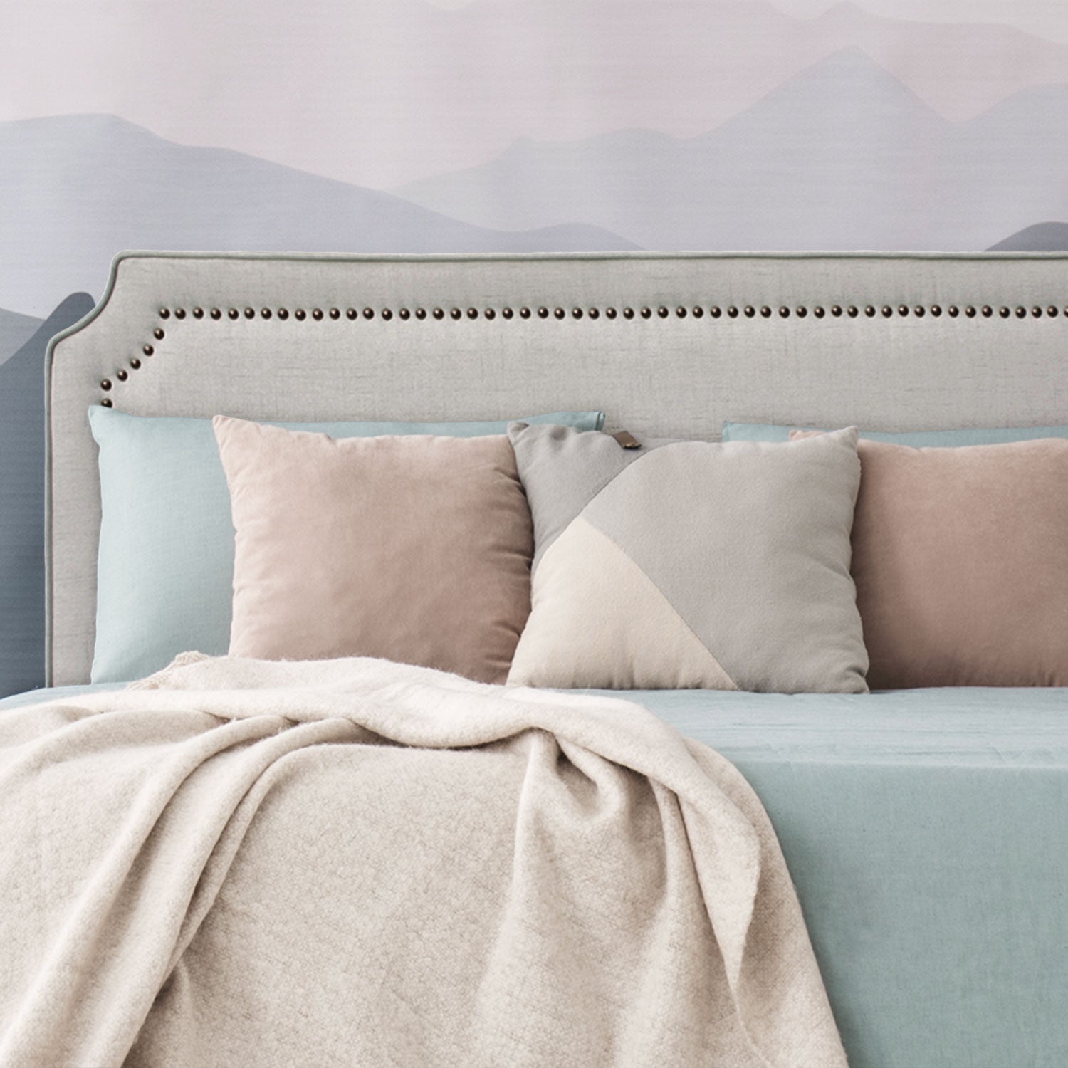 Tête de lit Milana 140cm Tissu Beige avec clous de tapissier