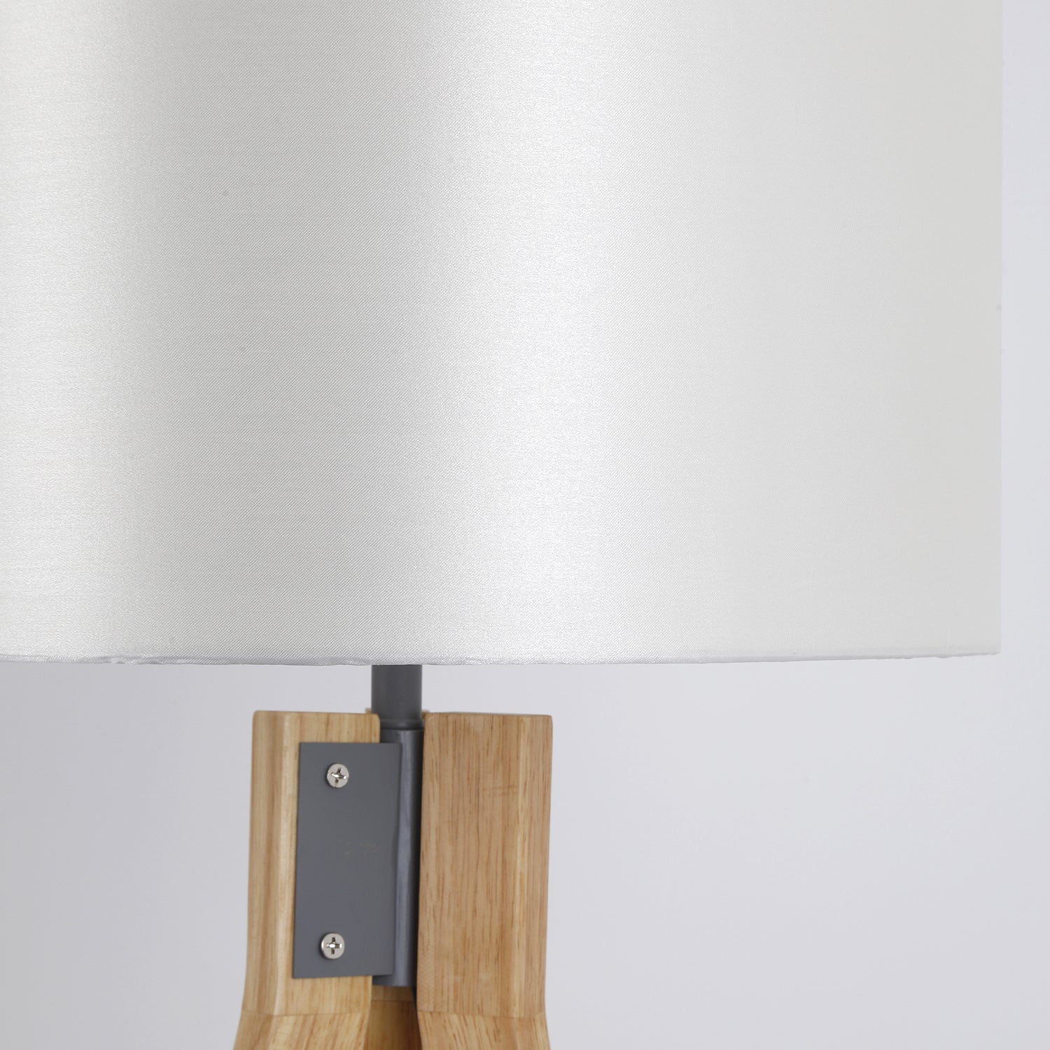 Lampadaire scandinave Wanda Bois et Blanc