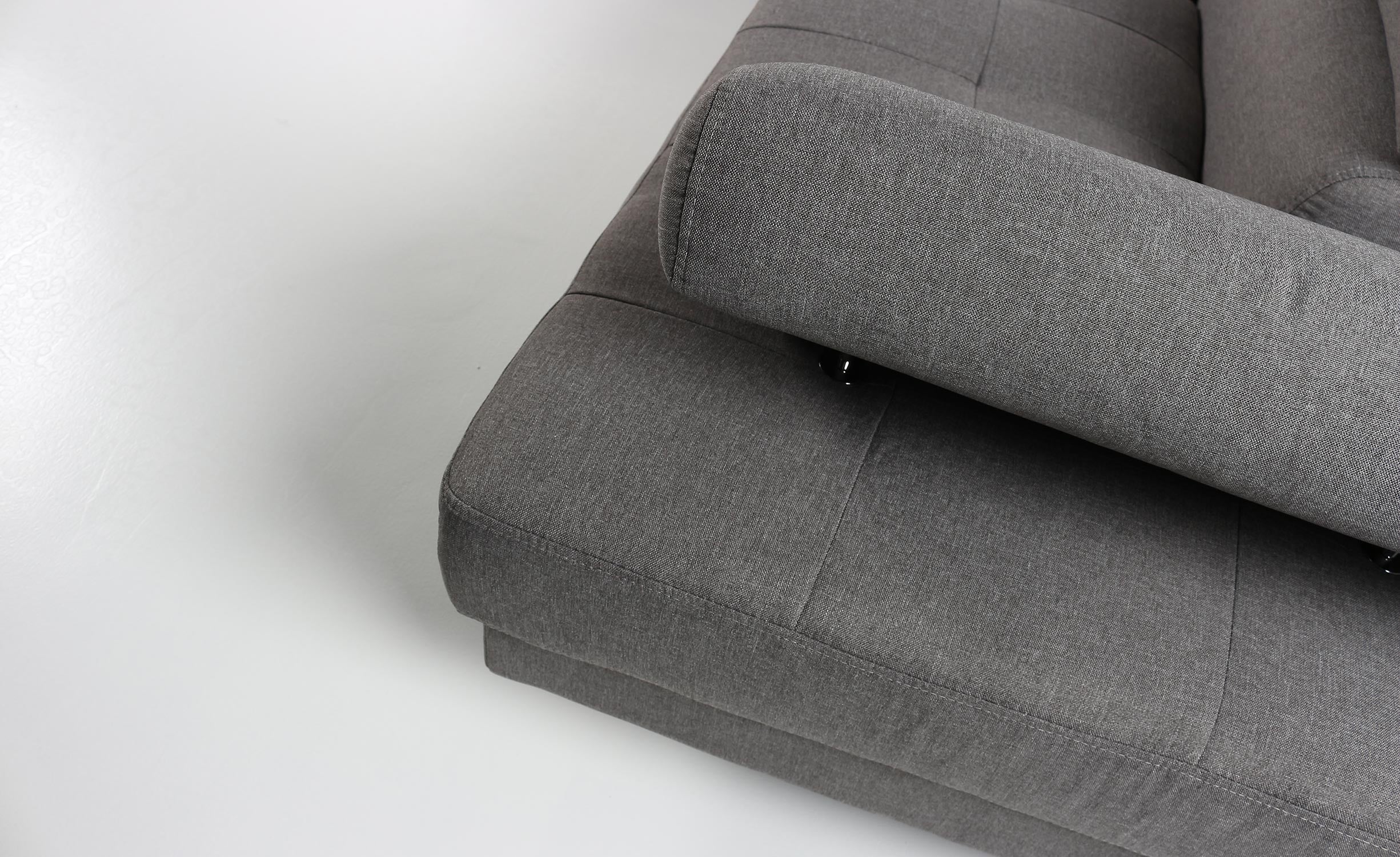 Canapé d'angle avec têtières relevables Alfa Tissu Gris