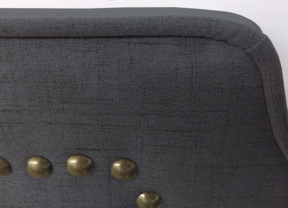 Tête de lit Milana 140cm Tissu Gris avec clous de tapissier
