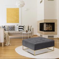 Pouf carré en tissu gris foncé avec pieds dorés