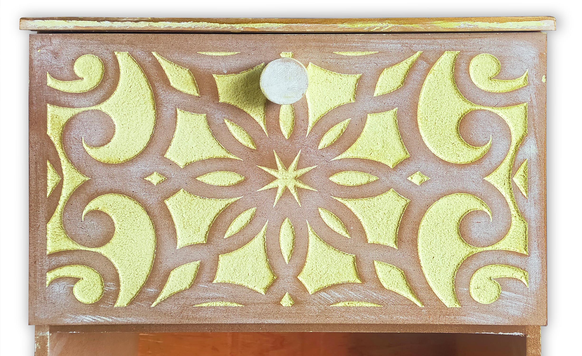 Table de chevet style oriental bois sculpté 1 porte Monbolyto Bois Jaune