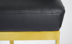 Chaise en simili cuir Awaky noir pieds or