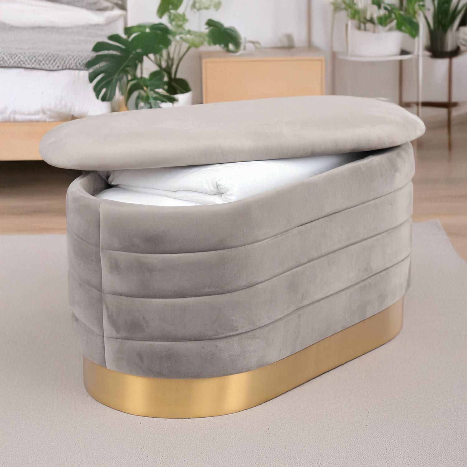 Banquette-coffre moderne matelassée avec base dorée Philae Velours Gris clair