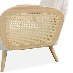 Fauteuil bohème Binzo accoudoirs cannage et tissu bouclette beige